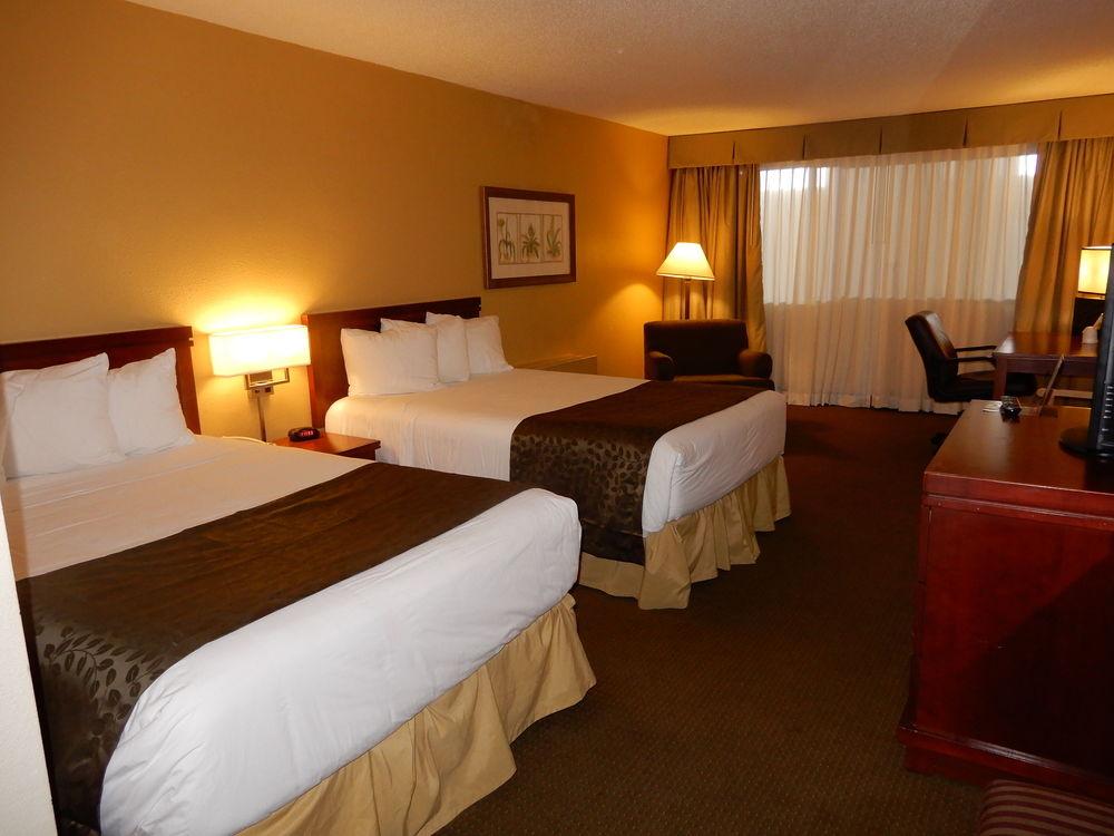 Clarion Hotel Milwaukee Airport Exterior photo