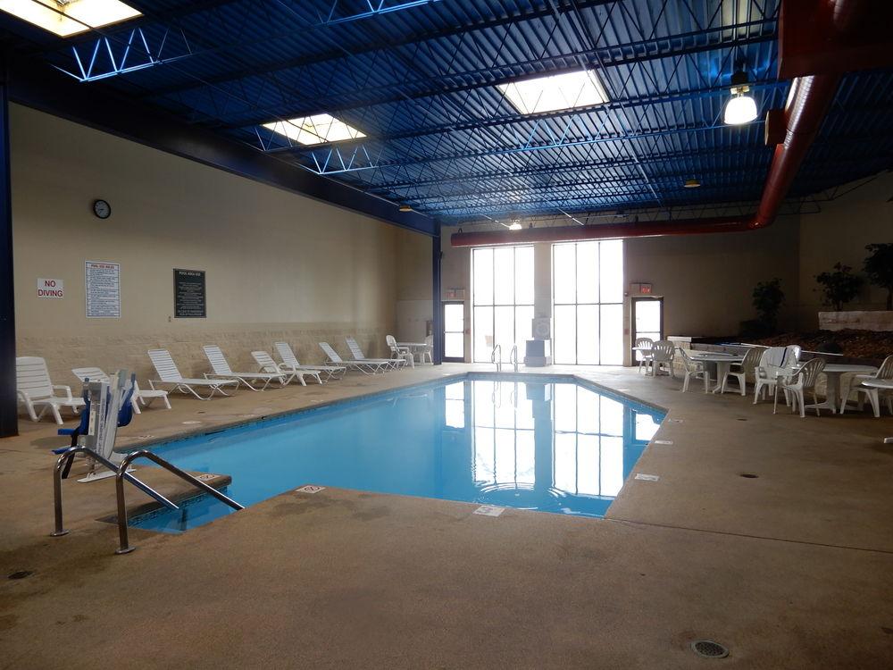 Clarion Hotel Milwaukee Airport Exterior photo
