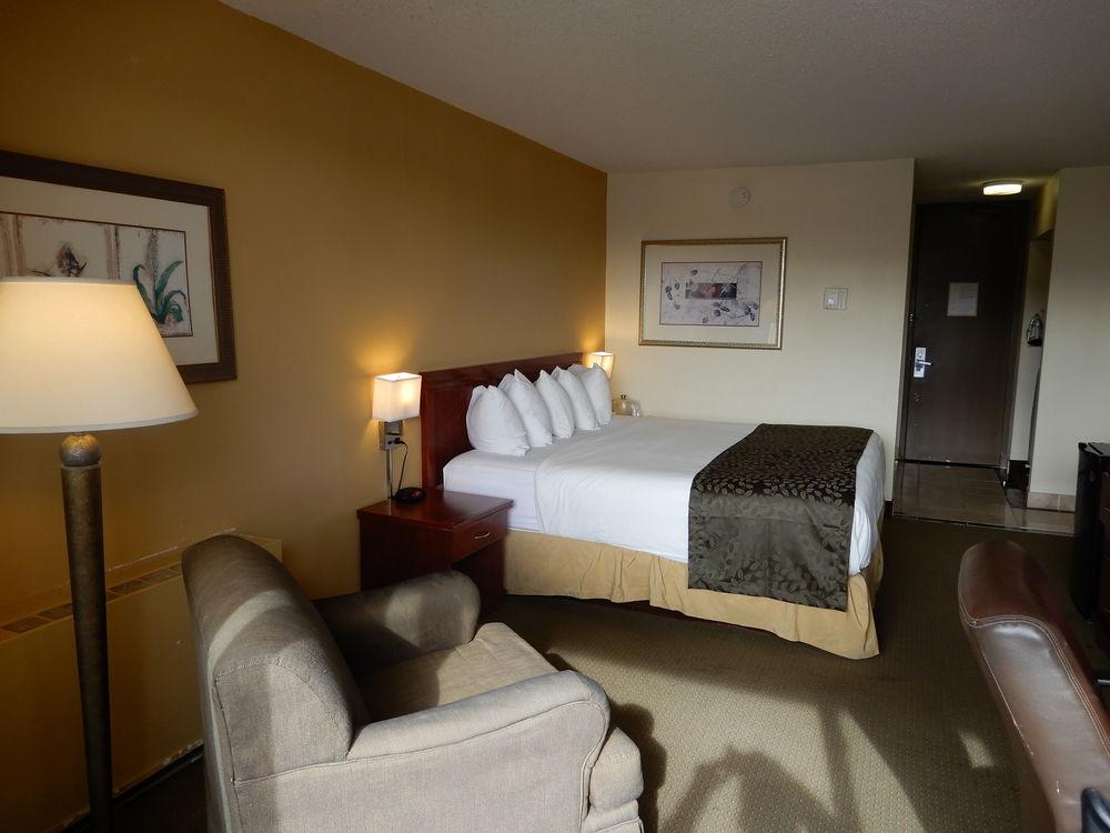 Clarion Hotel Milwaukee Airport Exterior photo
