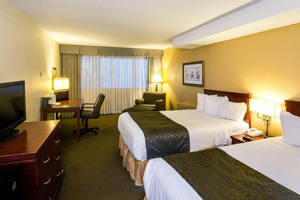 Clarion Hotel Milwaukee Airport Exterior photo