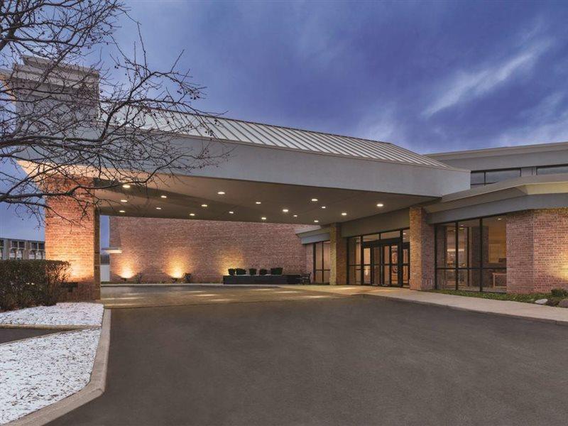 Clarion Hotel Milwaukee Airport Exterior photo