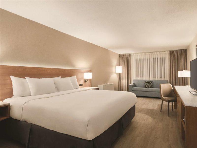 Clarion Hotel Milwaukee Airport Exterior photo