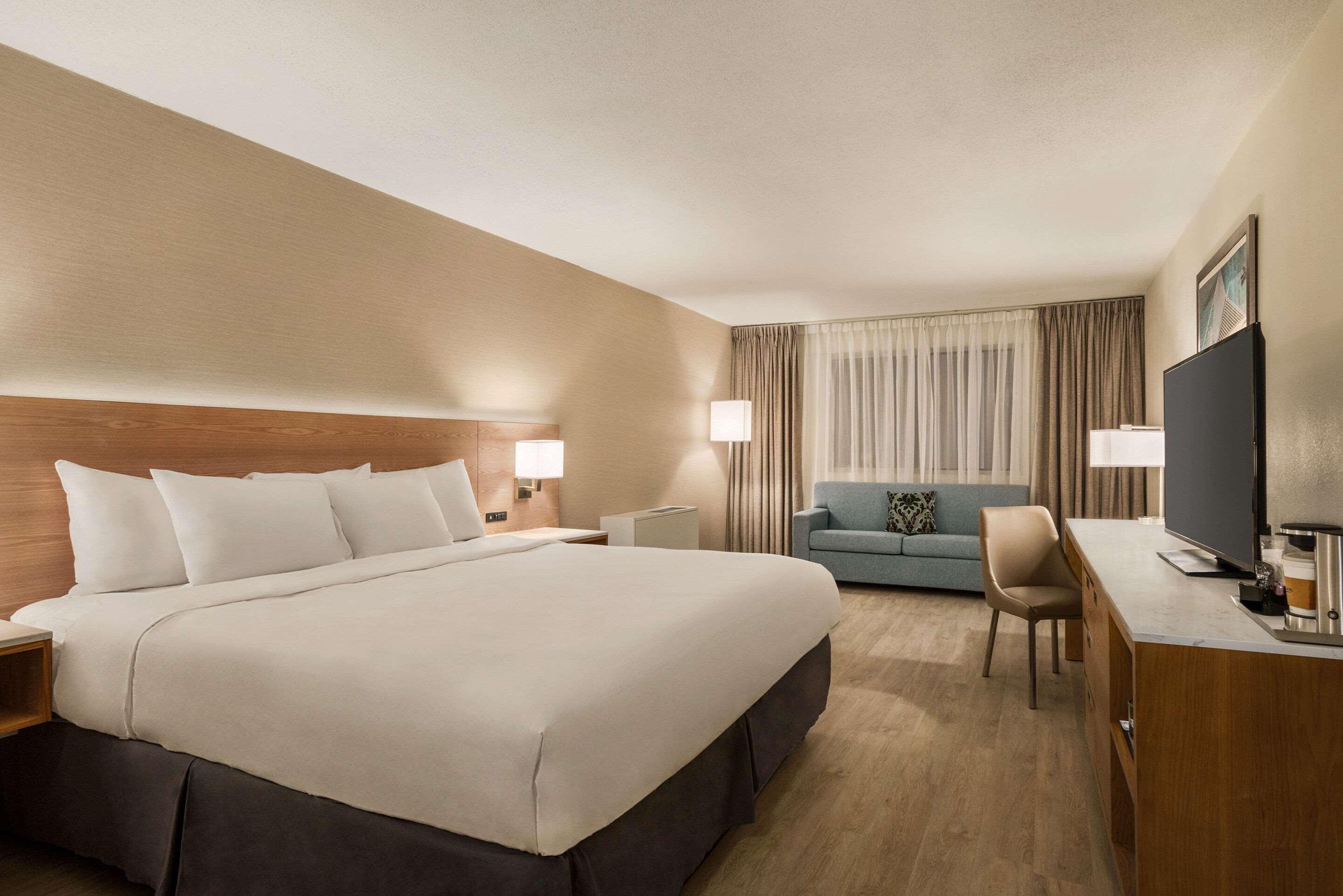 Clarion Hotel Milwaukee Airport Exterior photo