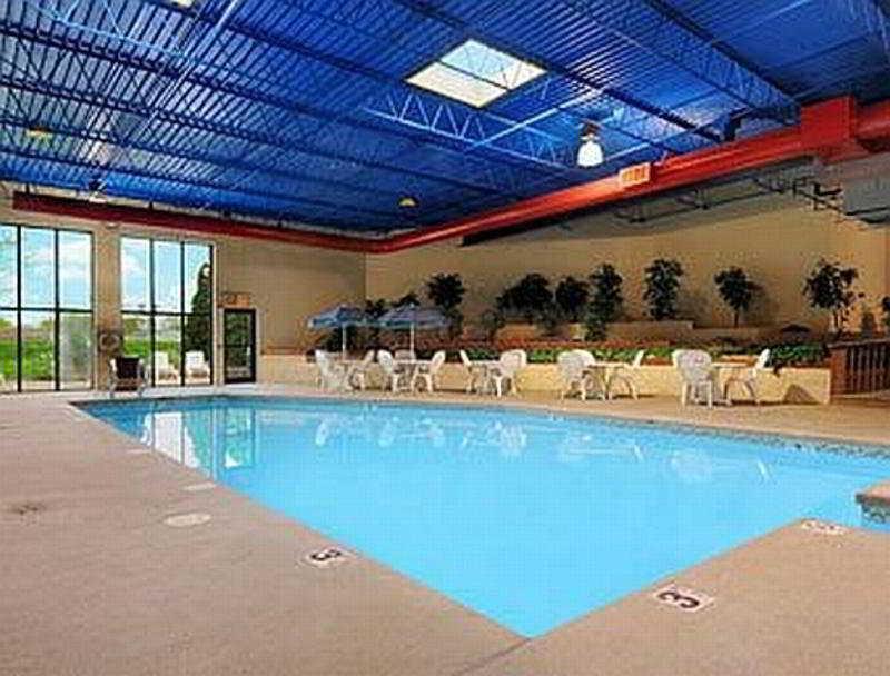 Clarion Hotel Milwaukee Airport Exterior photo