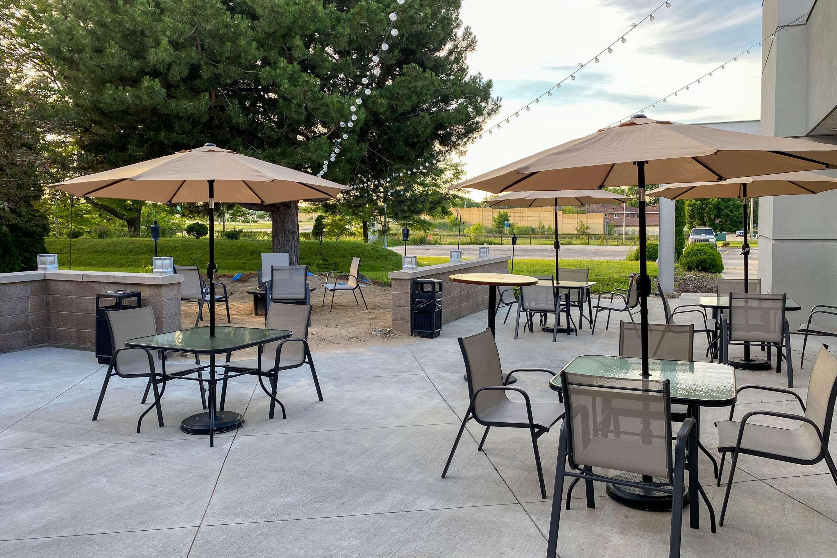 Clarion Hotel Milwaukee Airport Exterior photo