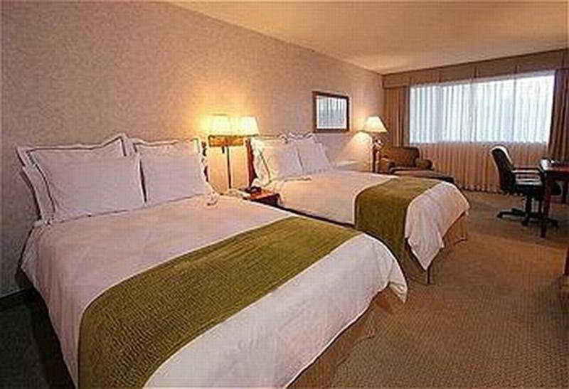 Clarion Hotel Milwaukee Airport Exterior photo