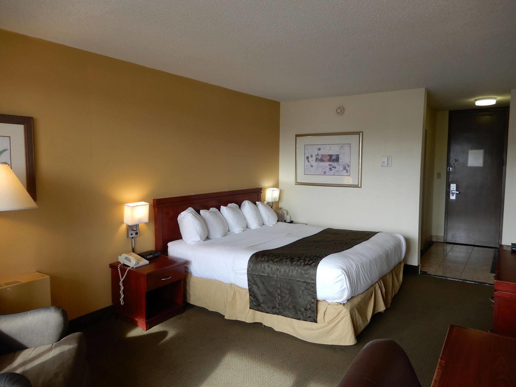 Clarion Hotel Milwaukee Airport Exterior photo