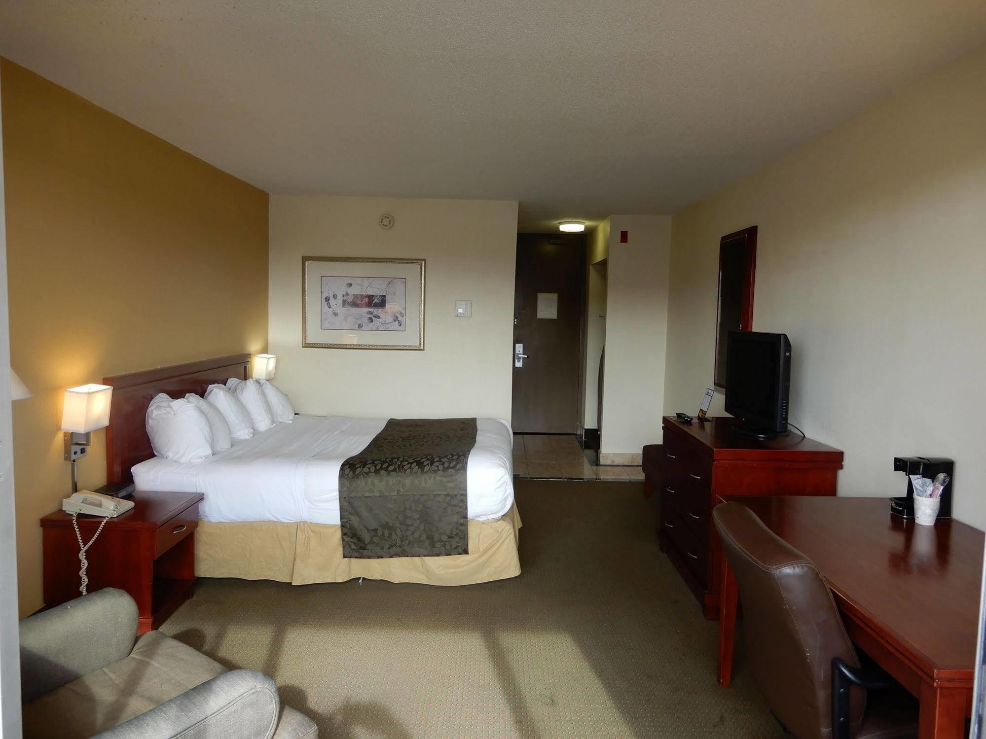 Clarion Hotel Milwaukee Airport Exterior photo