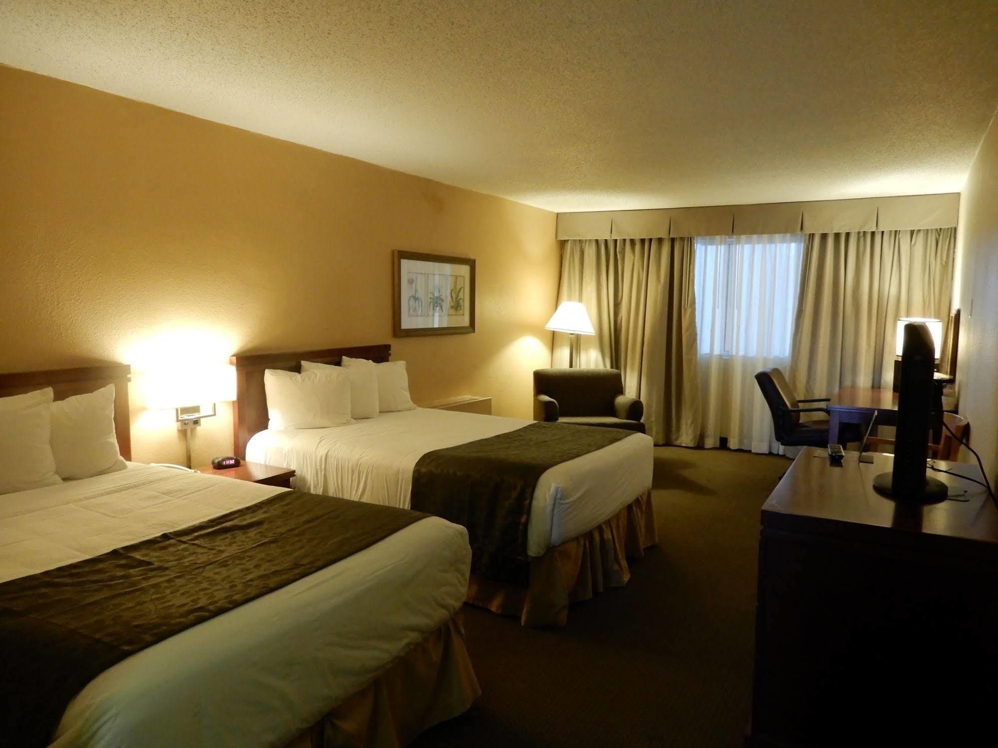 Clarion Hotel Milwaukee Airport Exterior photo
